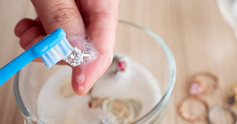 HOW TO KEEP YOUR JEWELRY CLEAN